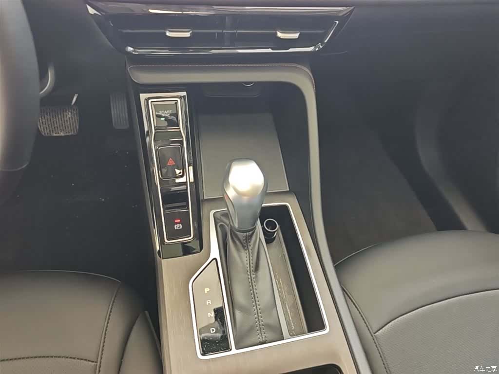 Roewe i5, 2025 14