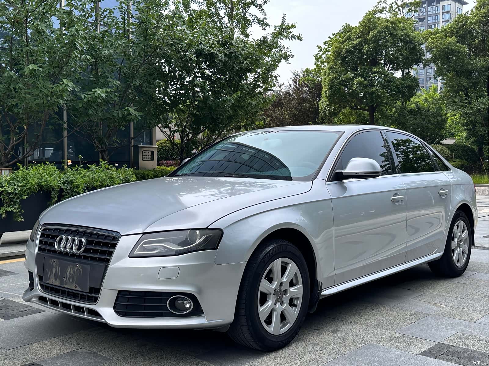Audi A4L, 2011 1