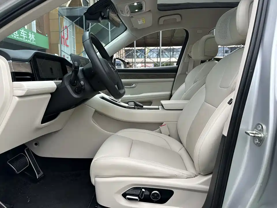 AITO Ask the world M5