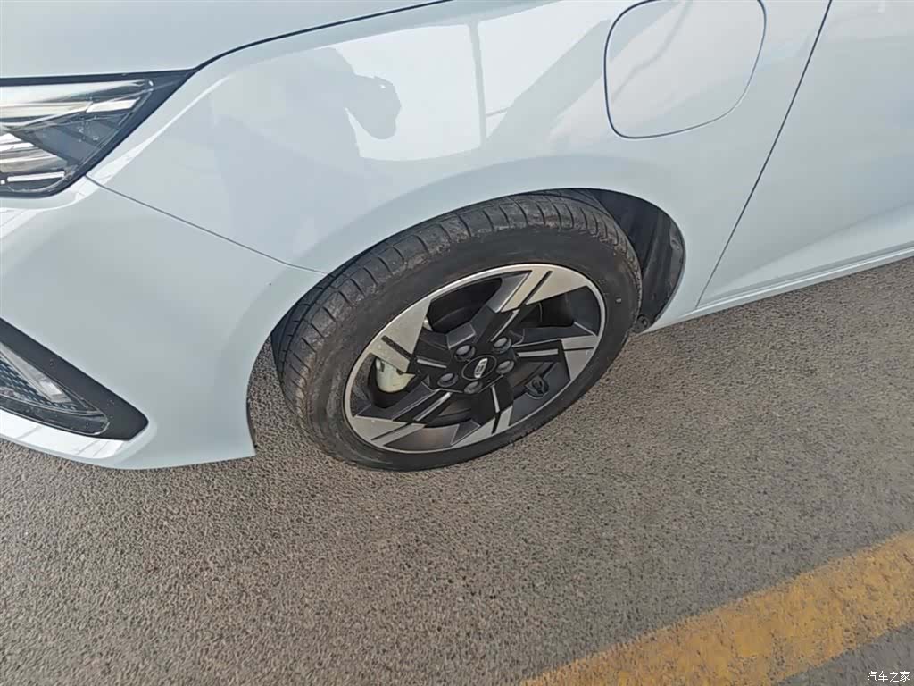 Geely Emgrand, 2023 23