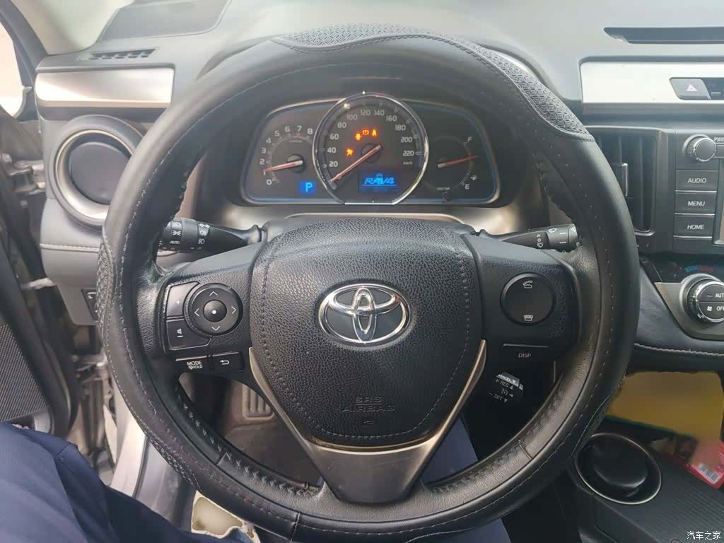 Toyota RAV4, 2014 3