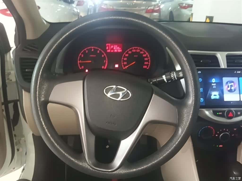 Hyundai GLS, 2016 11