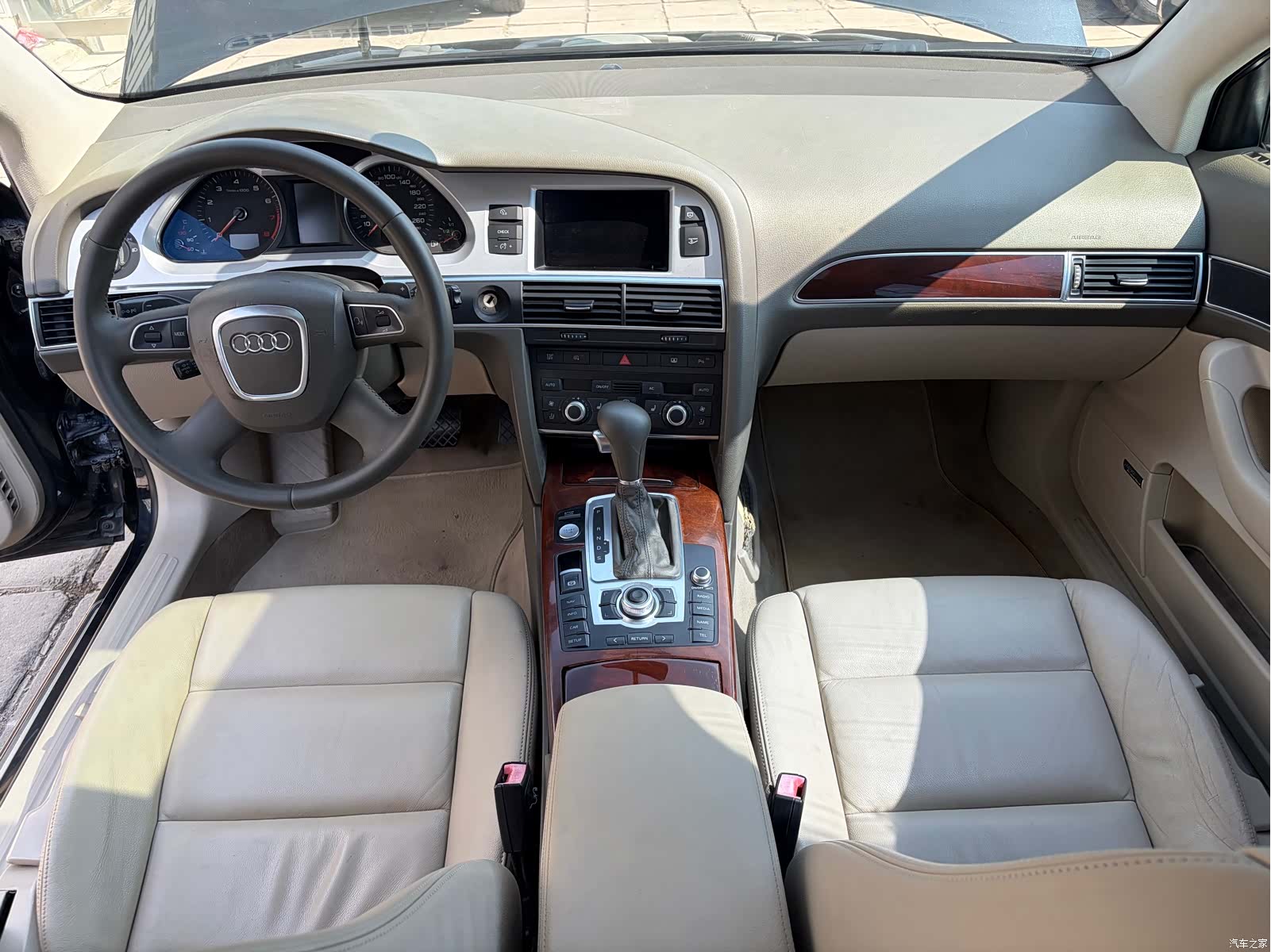 Audi A6L, 2012 18