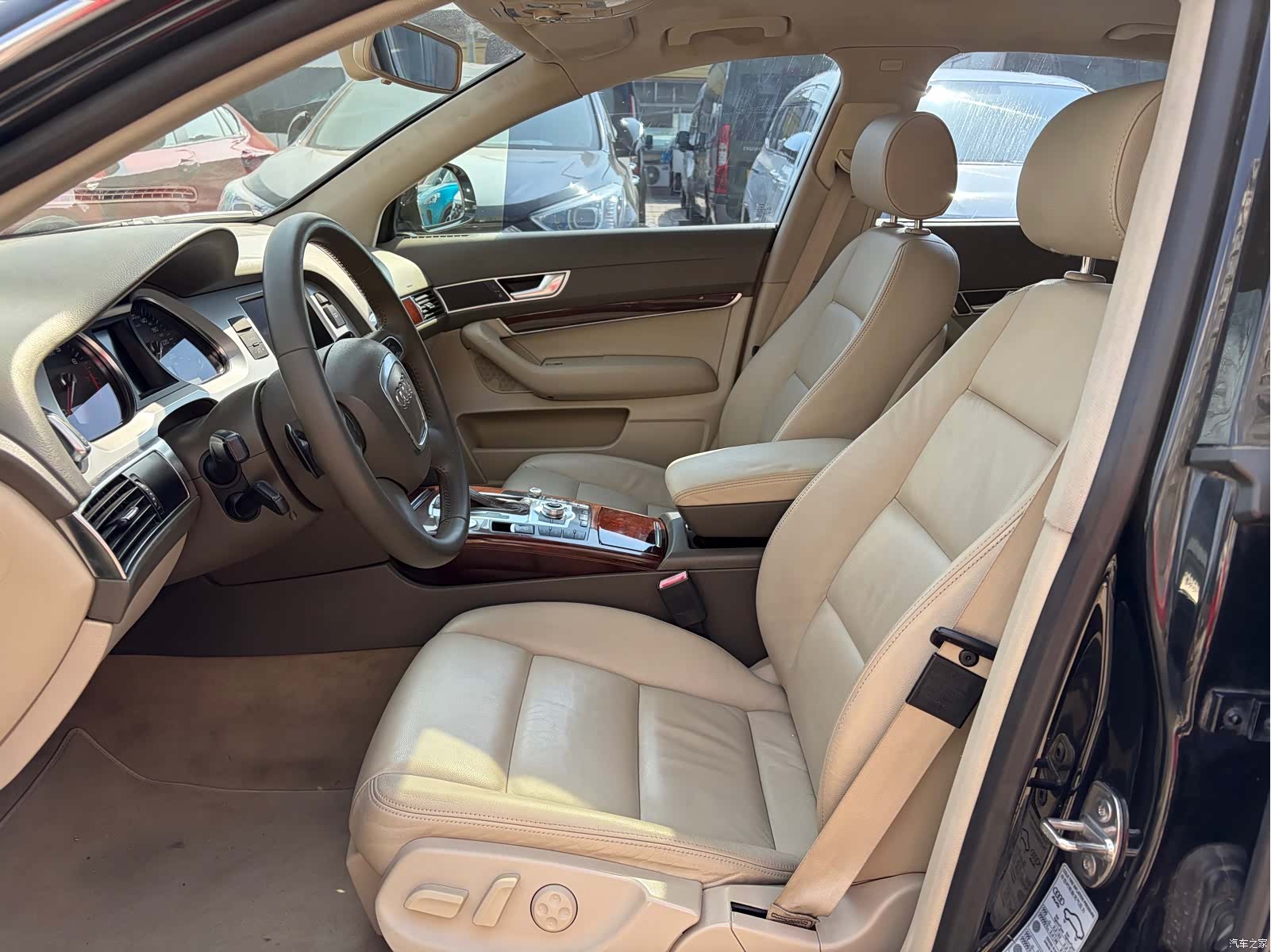 Audi A6L, 2012 10