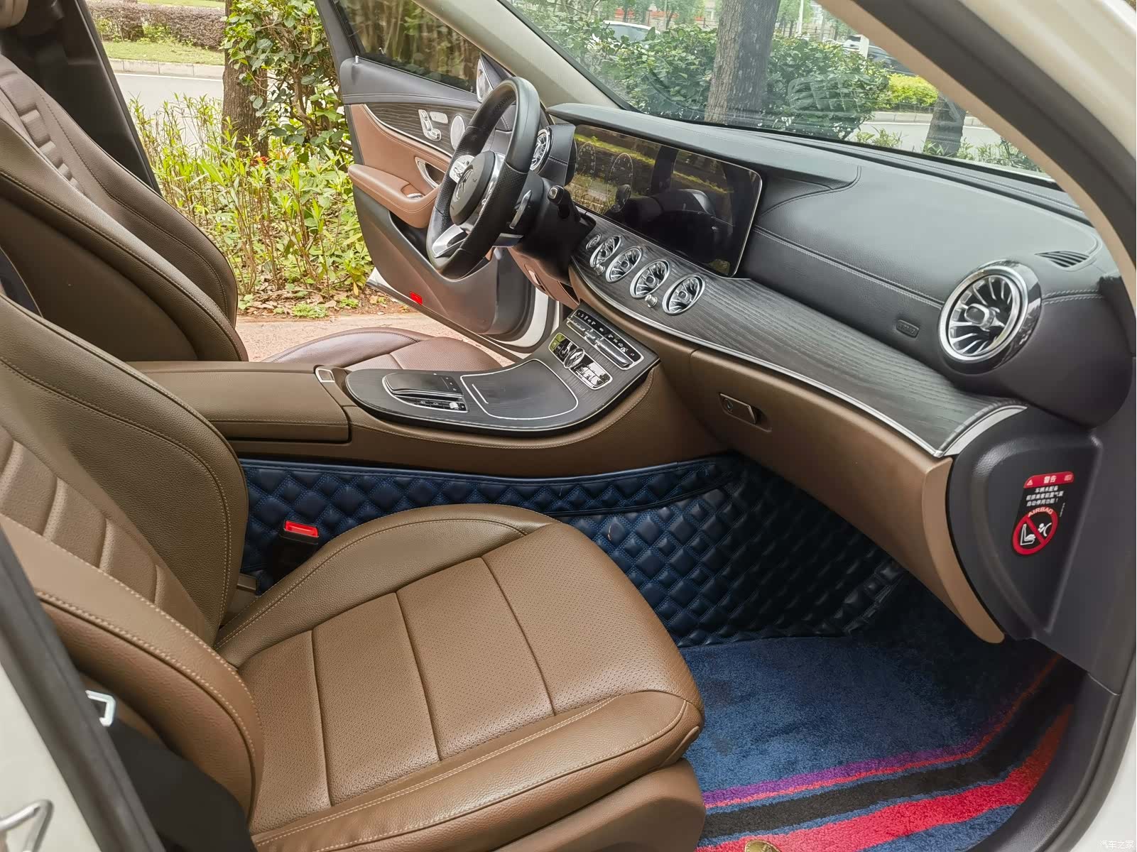 Mercedes-Benz E-Class, 2019 9