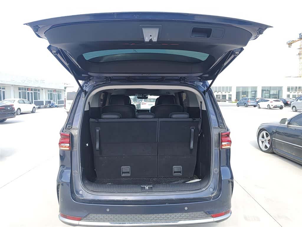 Roewe iMAX8, 2021 18