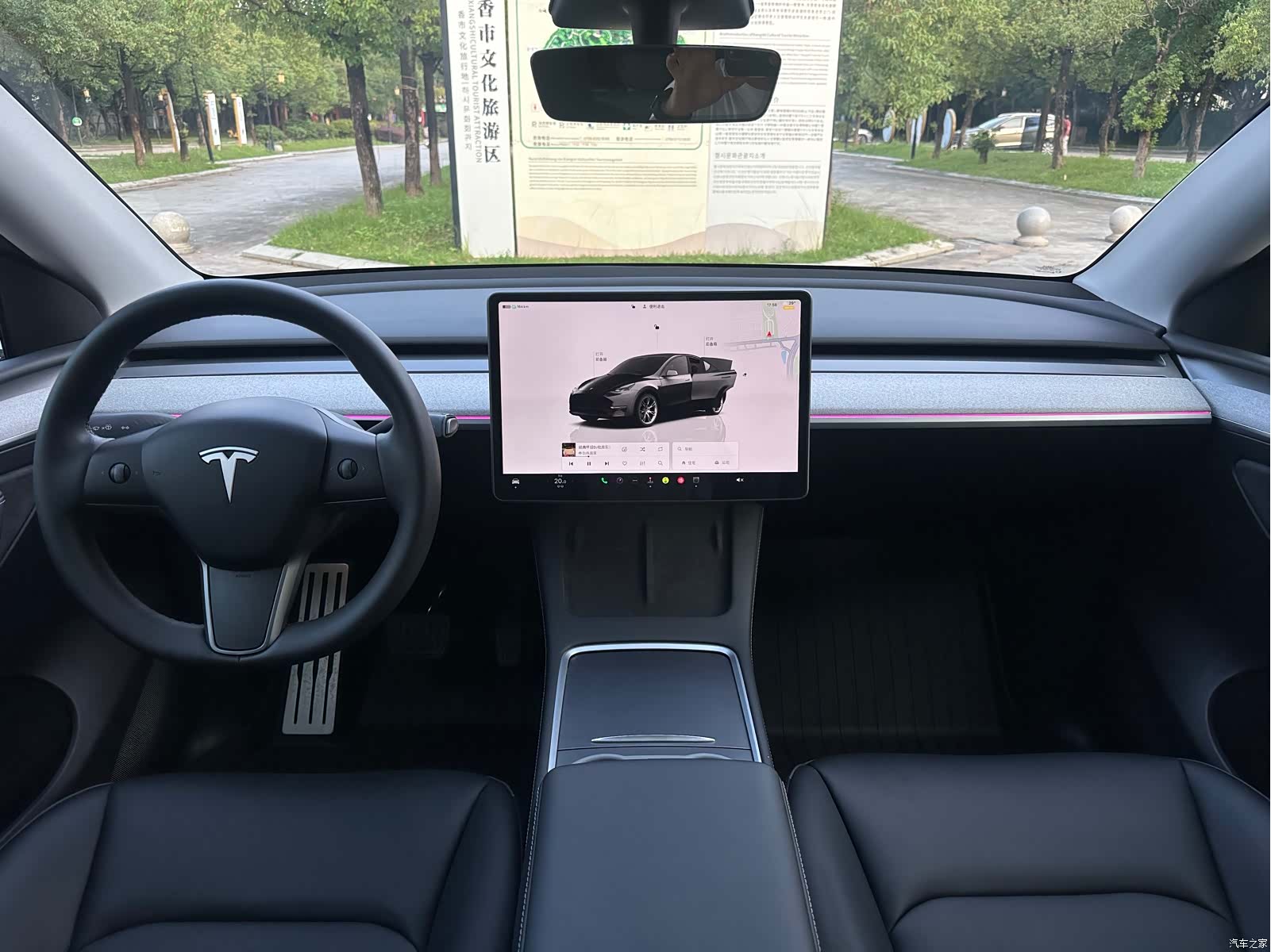 Tesla Model Y, 2024 14