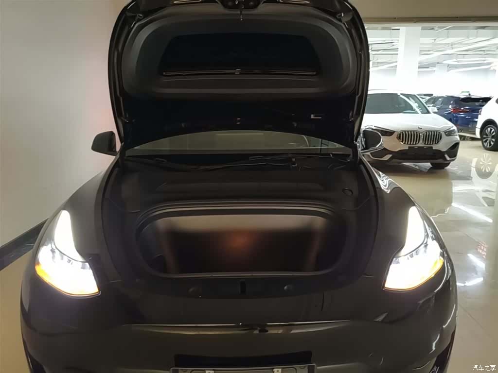 Tesla Model Y, 2022 20