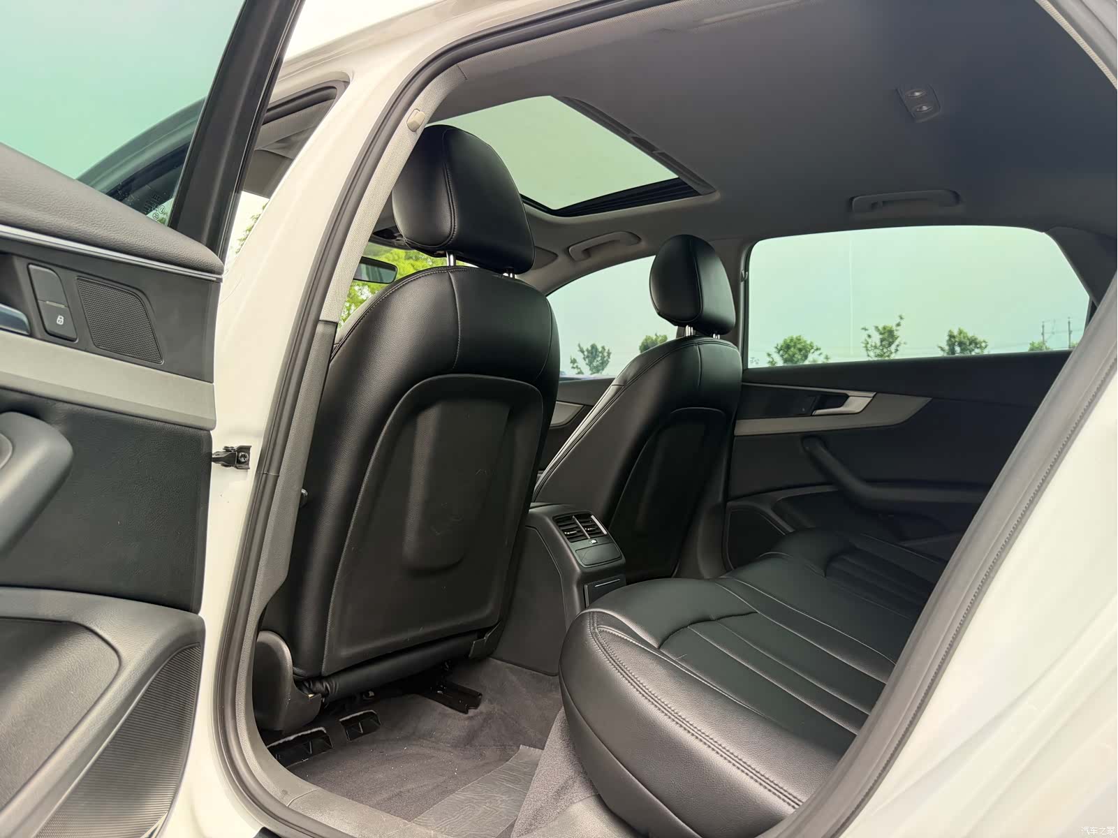 Audi A4L, 2019 11