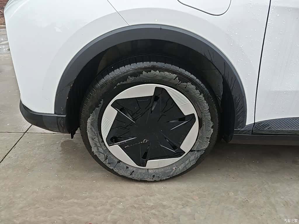 Geely E, 2024 23