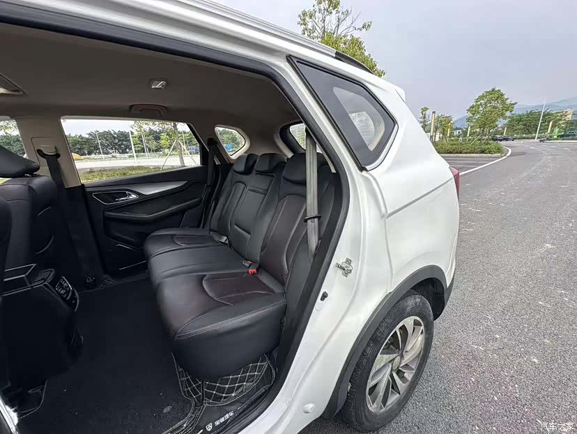 Wuling 560, 2017 10