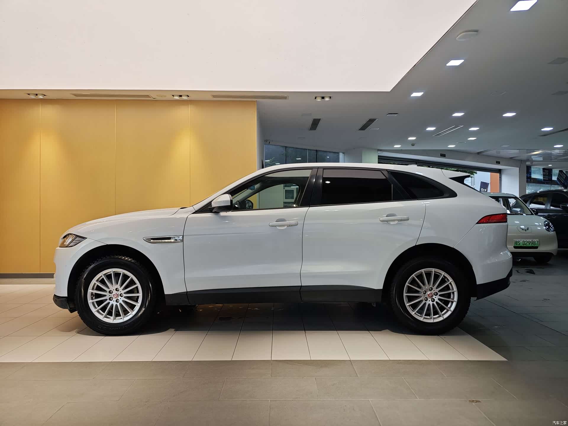 Jaguar F-PACE, 2018 7
