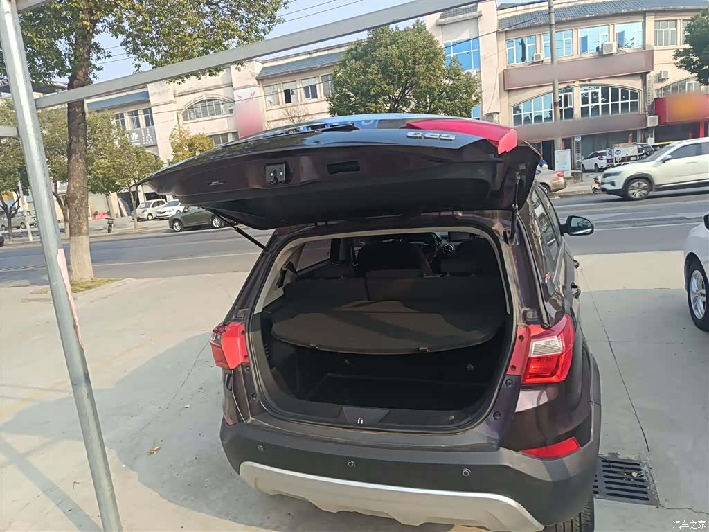 BAIC Q25, 2016 16