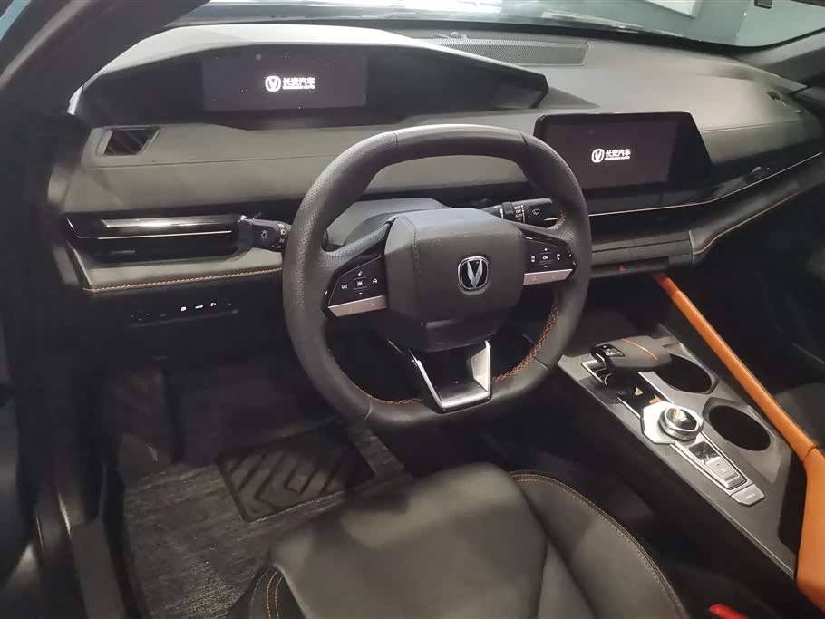 Changan UNI-V Smart iDD Changan UNI-V Smart iDD