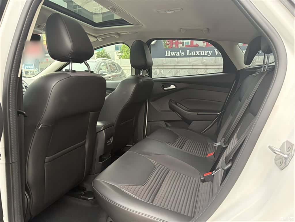 Ford Focus, 2019 12