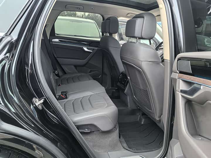 Volkswagen Touareg, 2020 года фото 8