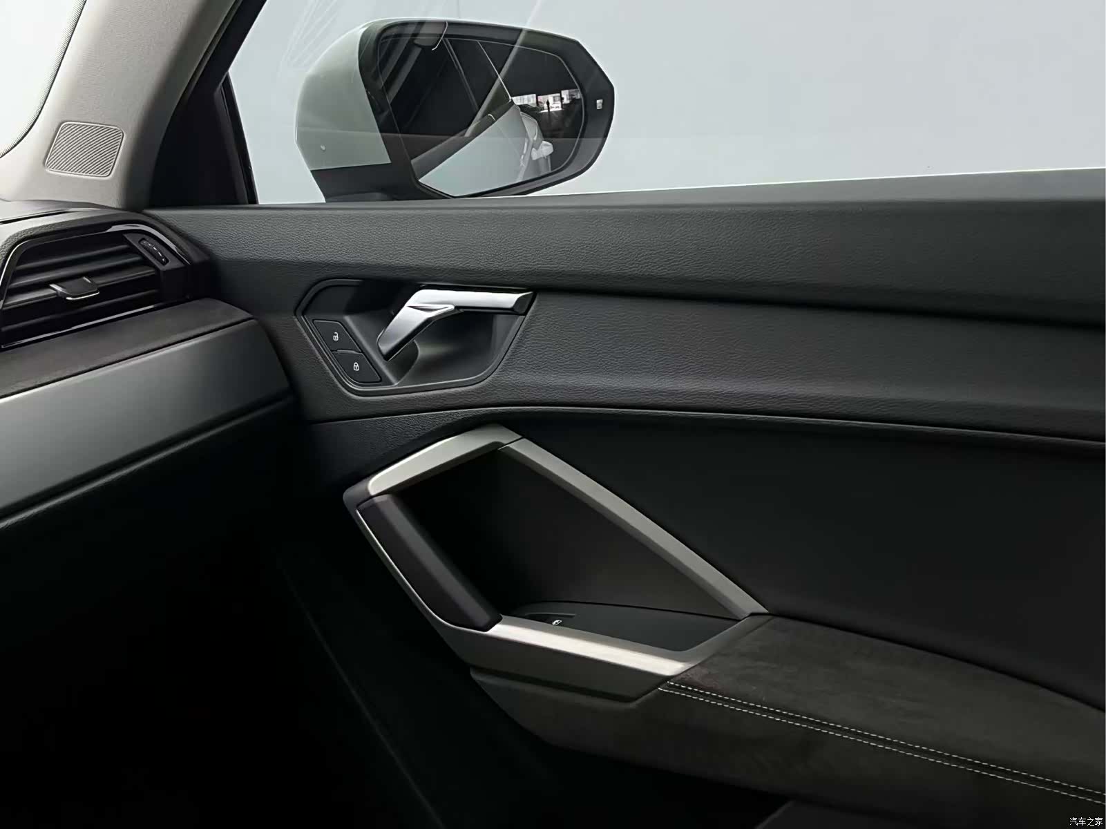 Audi Q3, 2022 11
