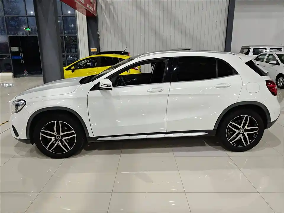 Mercedes-Benz GLA