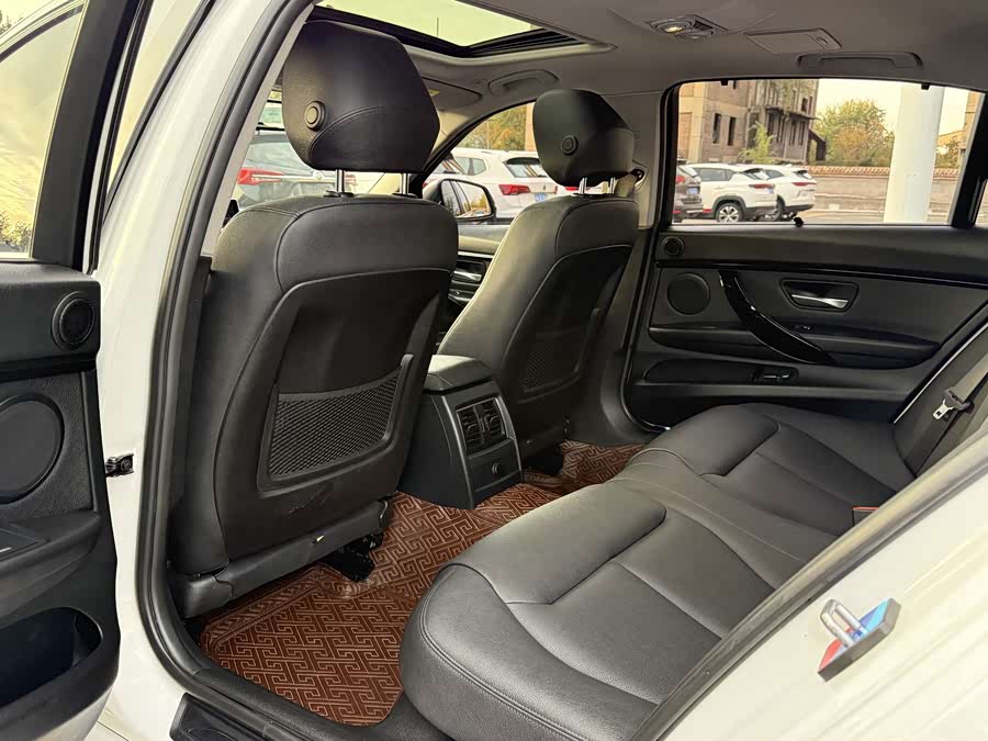 BMW 3 Series 2017, фото 12