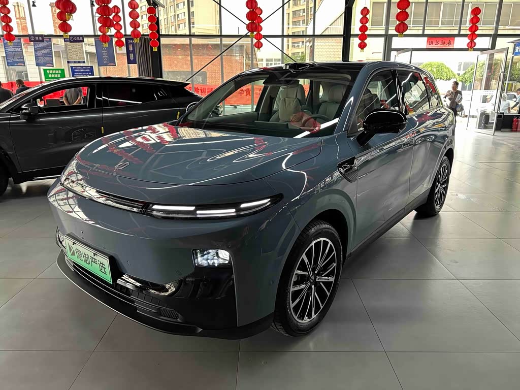 Leapmotor B10