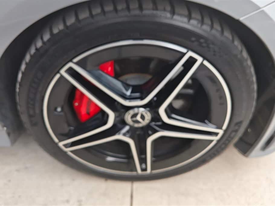 Mercedes-Benz CLS Mercedes-Benz CLS