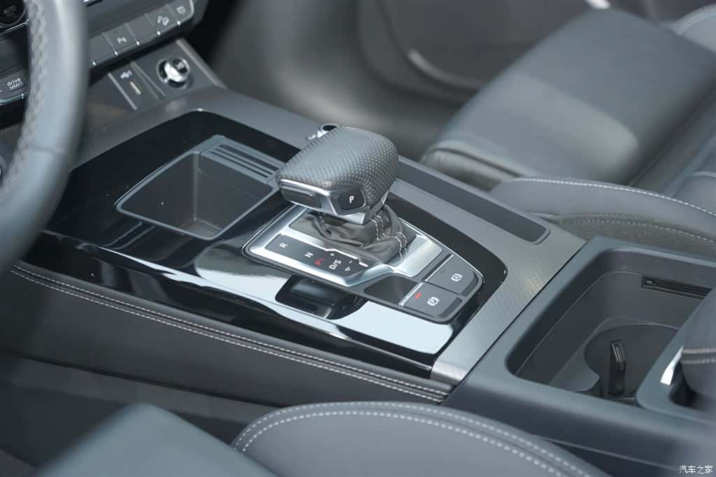 Audi Q5L, 2024 14