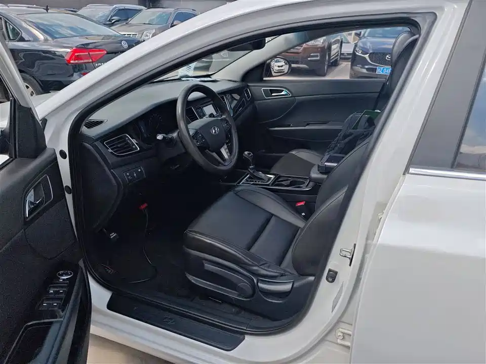 Hyundai Name picture