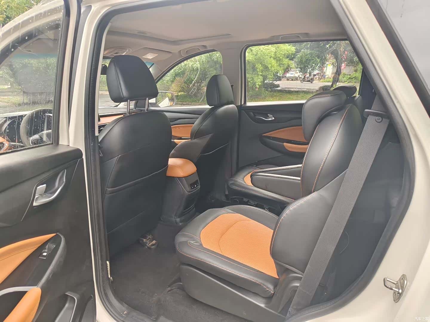 Wuling Hongguang, 2017 все фото