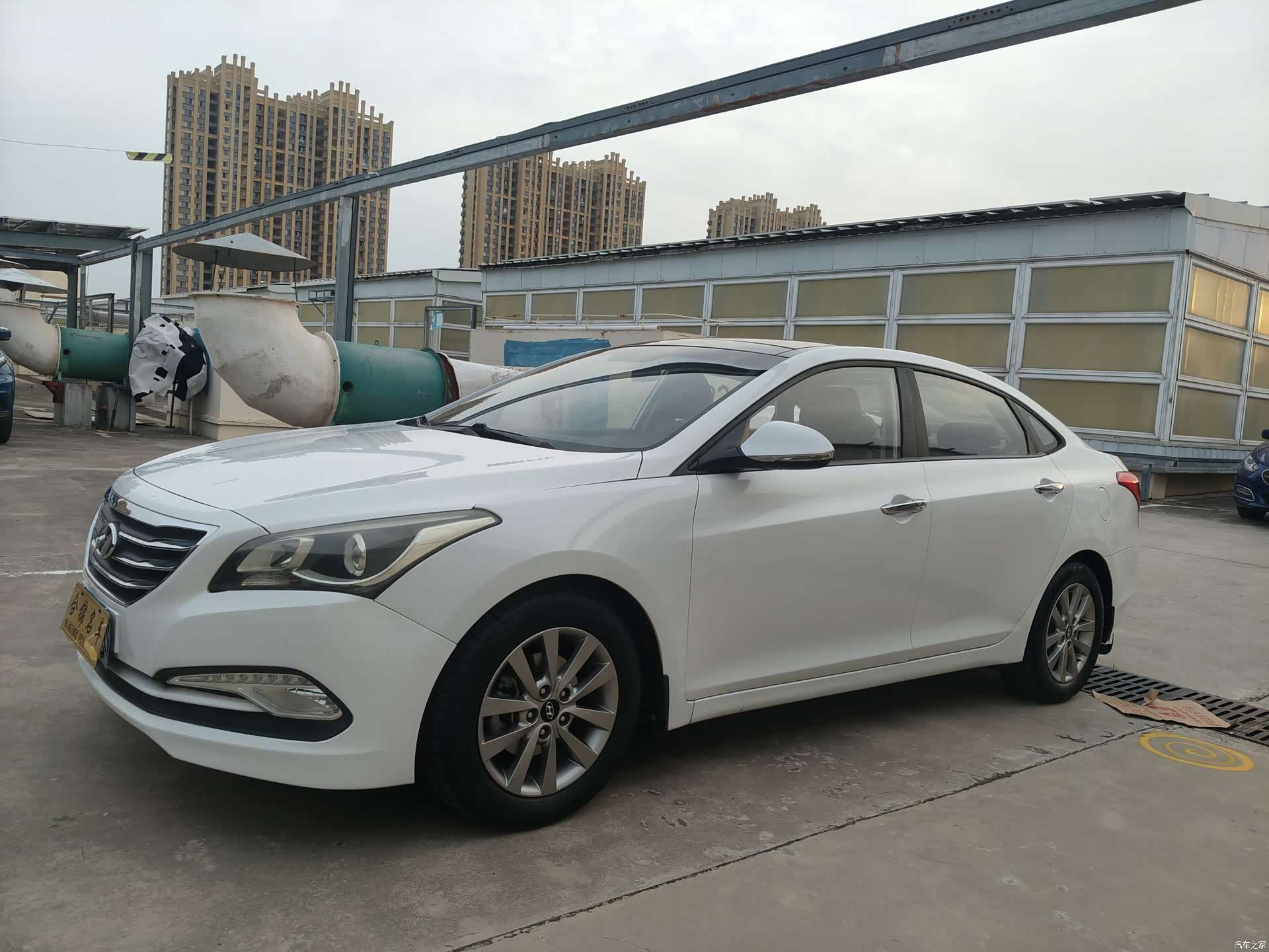 Hyundai GLS, 2015 1