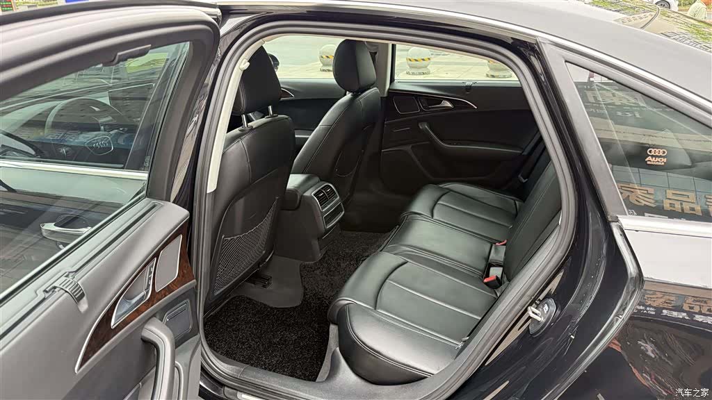 Audi A6L, 2015 12