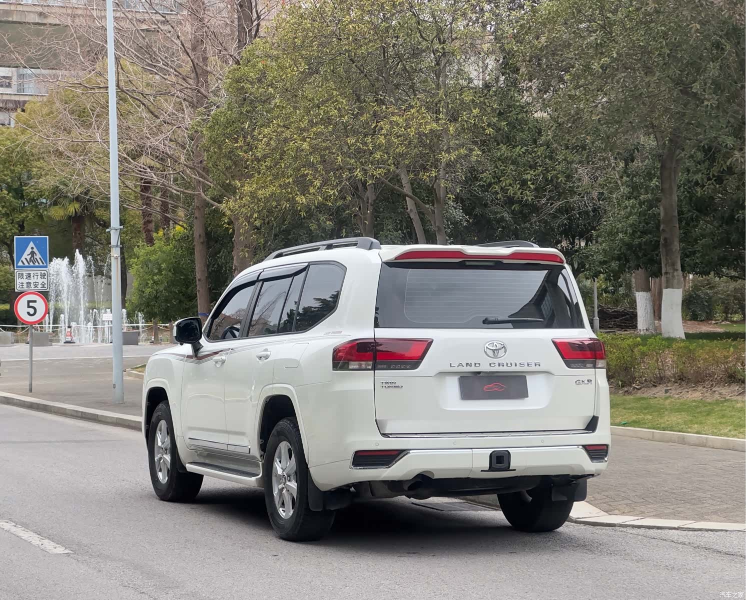 Toyota Land Cruiser, 2023 все фото