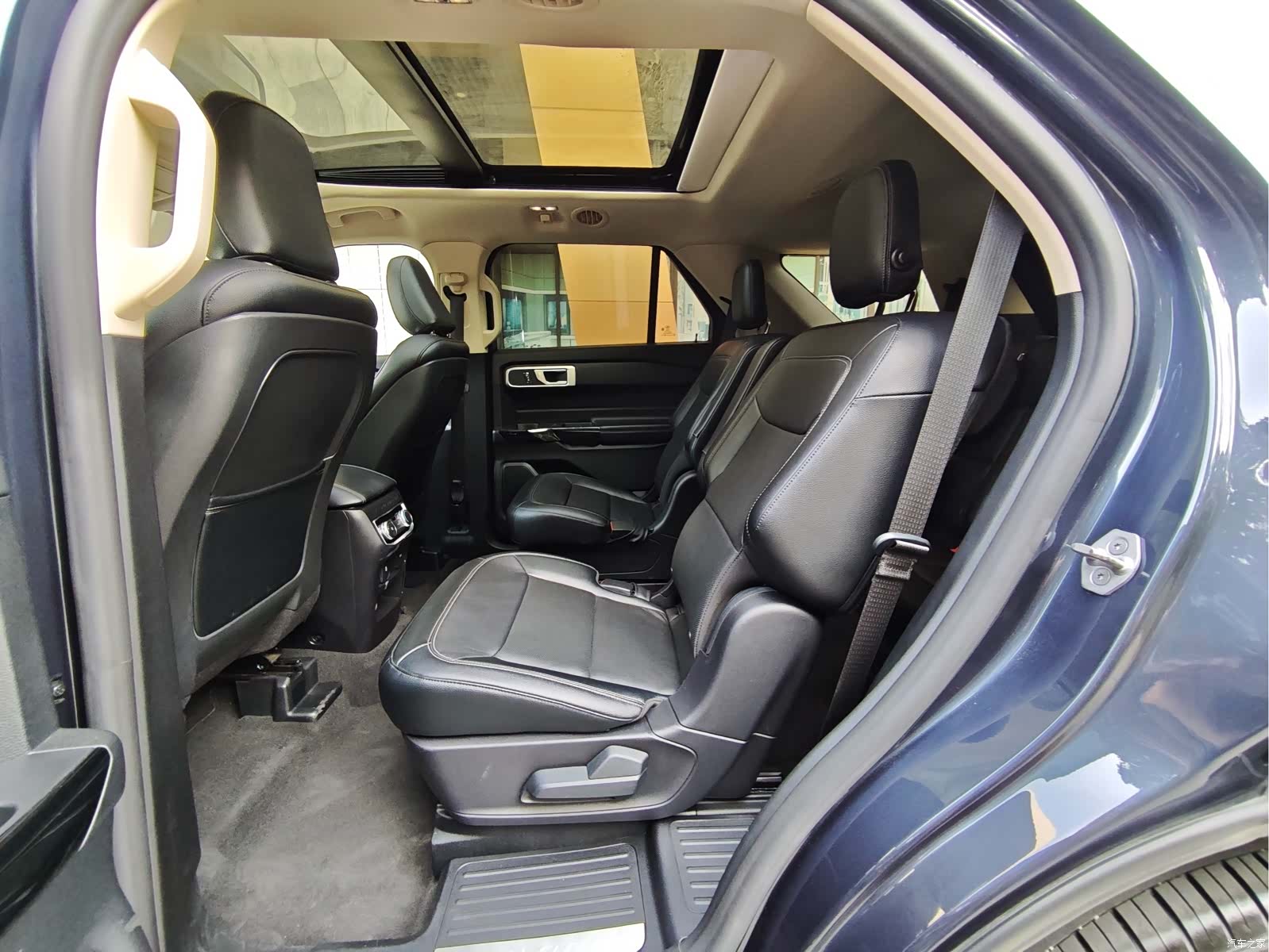 Ford Explorer, 2021 7
