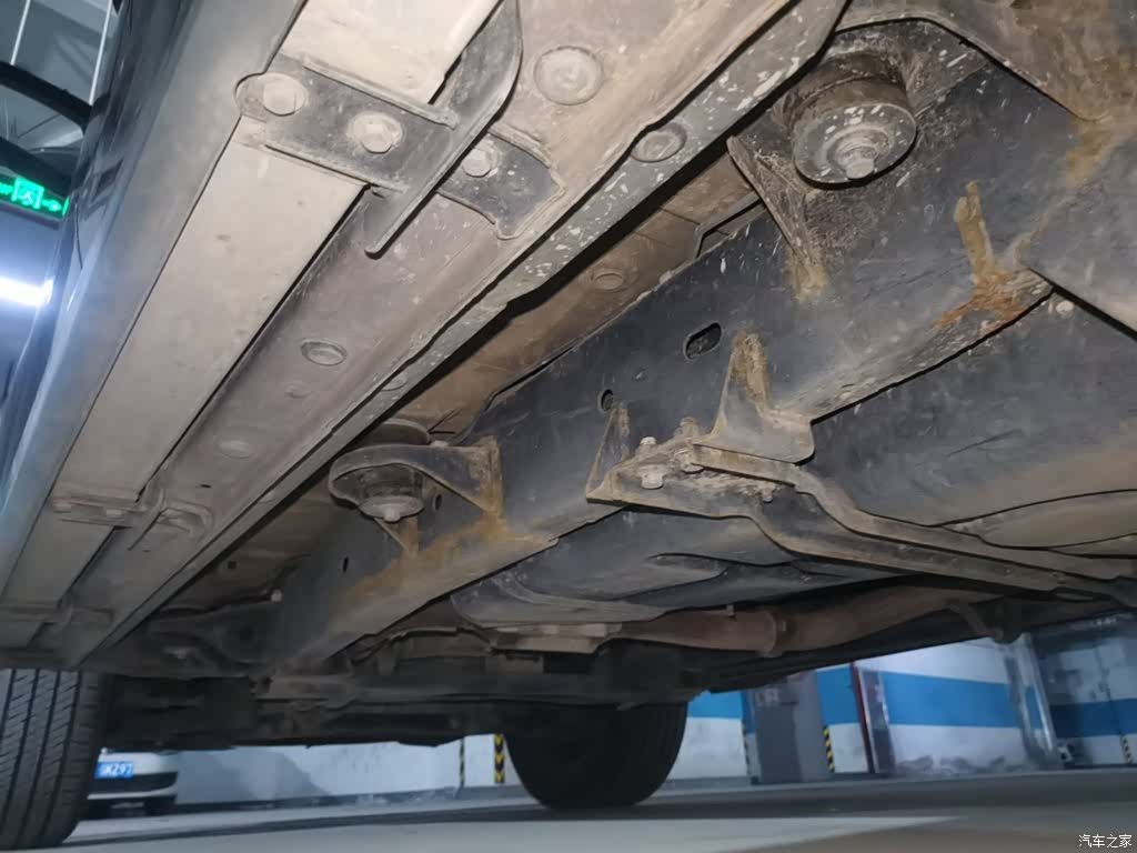 Roewe RX8, 2019 18