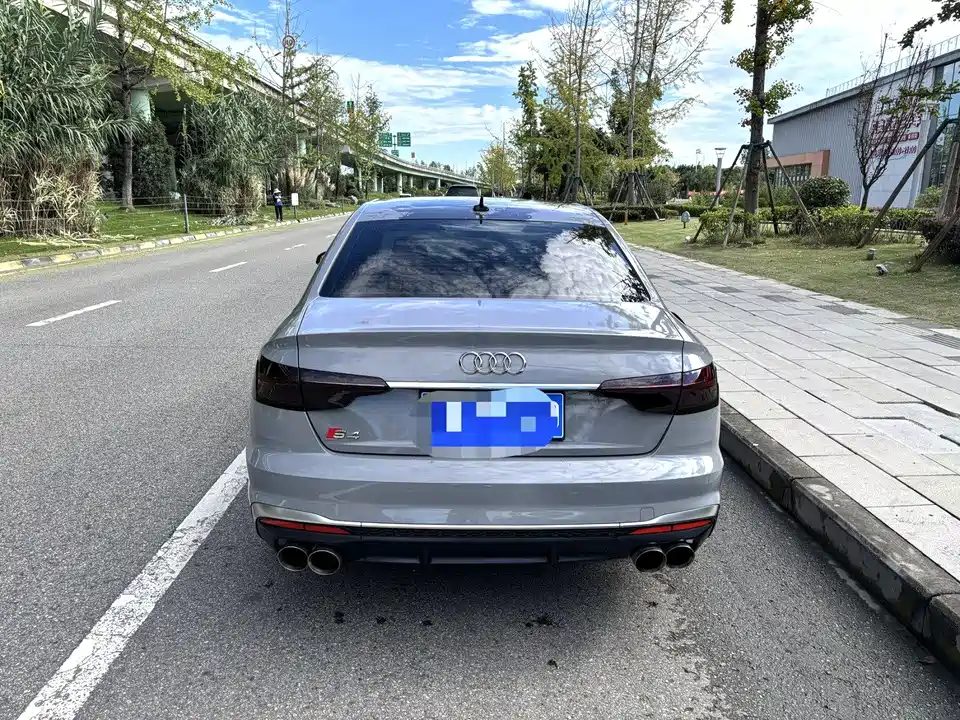 Audi S4