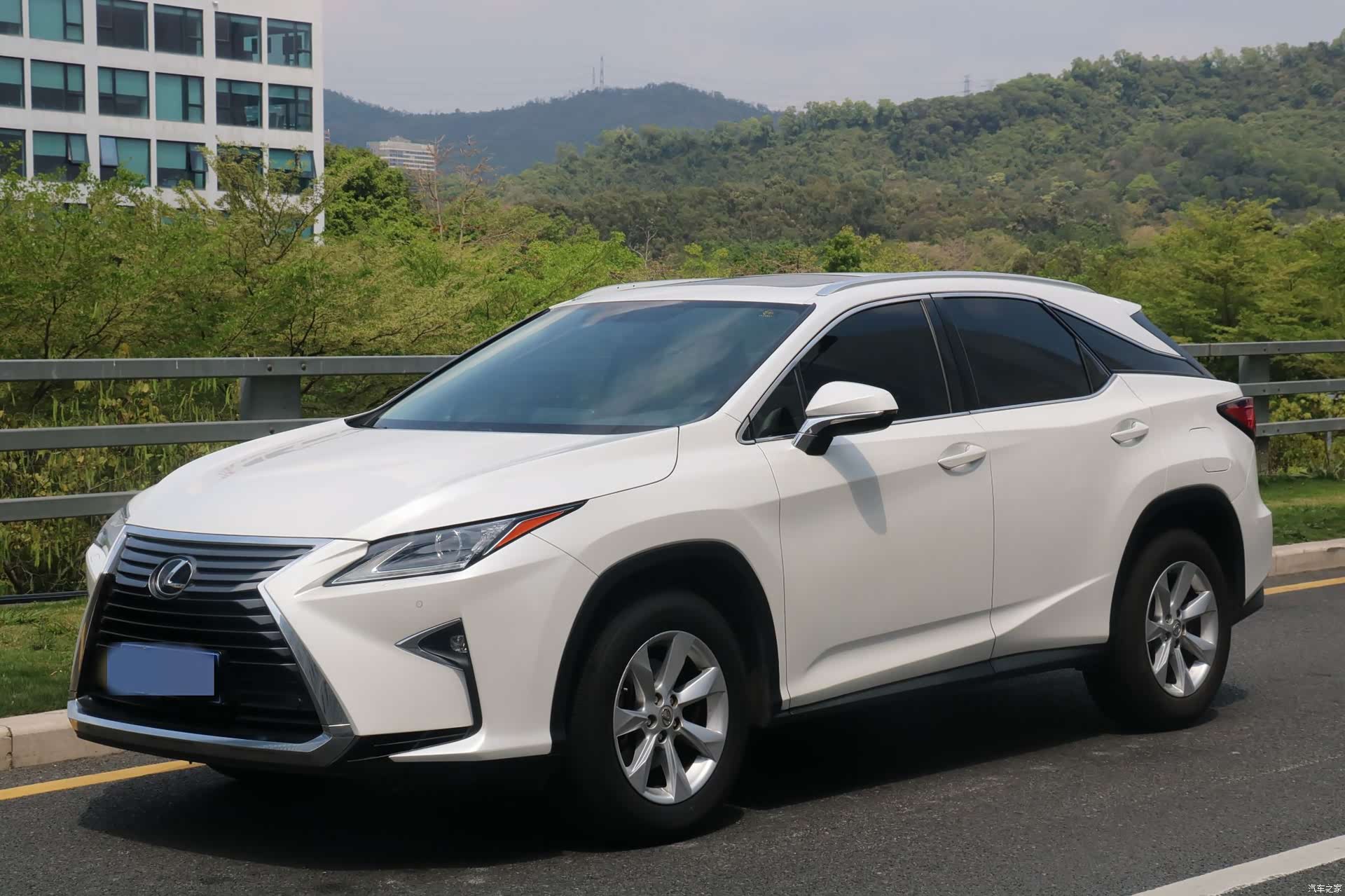Lexus RX, 2016 1