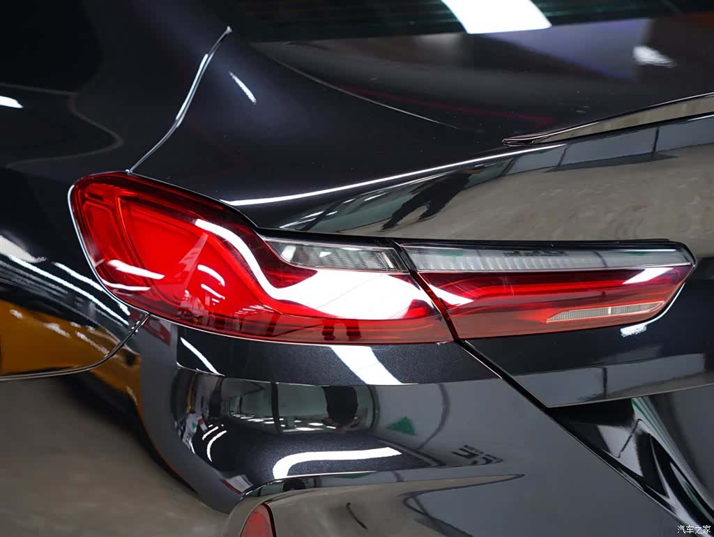 BMW M8, 2022 4