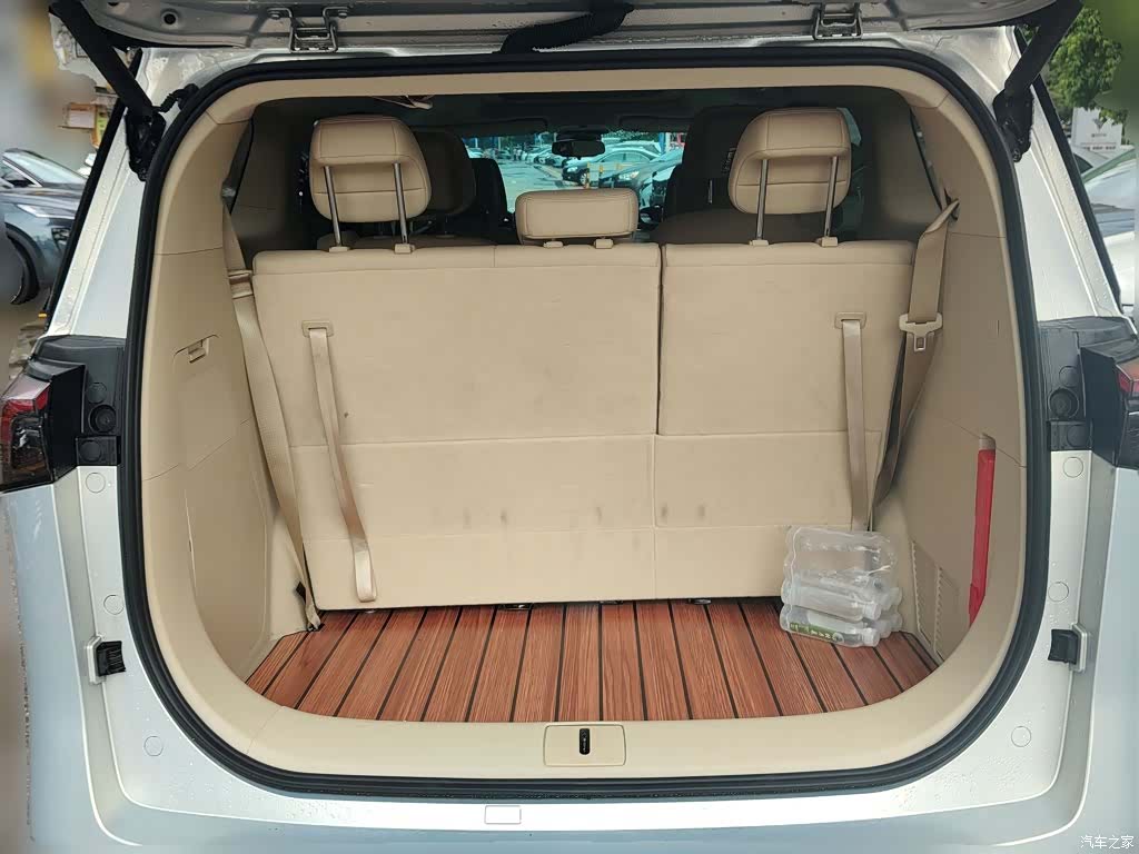 Buick GL8, 2025 10