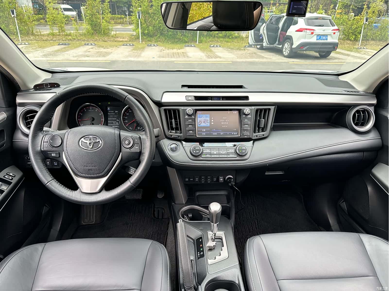 Toyota RAV4, 2017 8