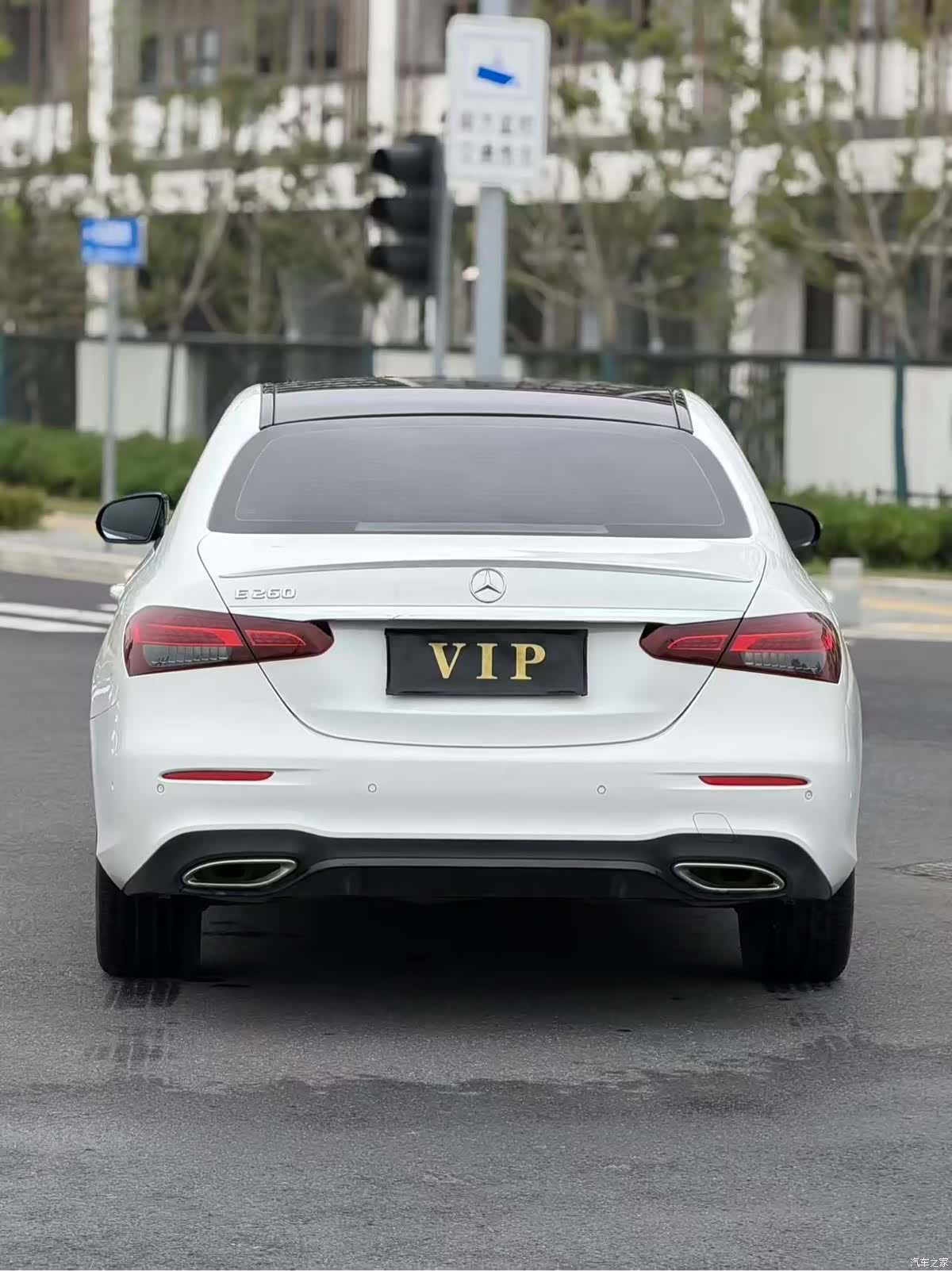 Mercedes-Benz E-Class, 2024 18