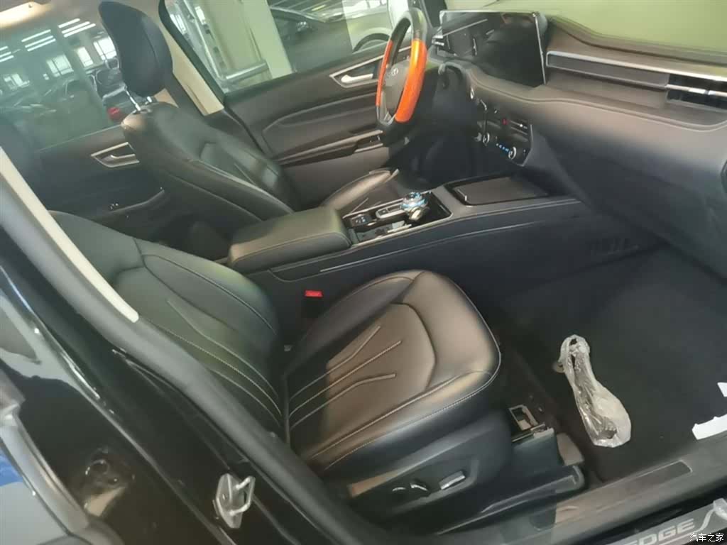 Ford Edge, 2023 25