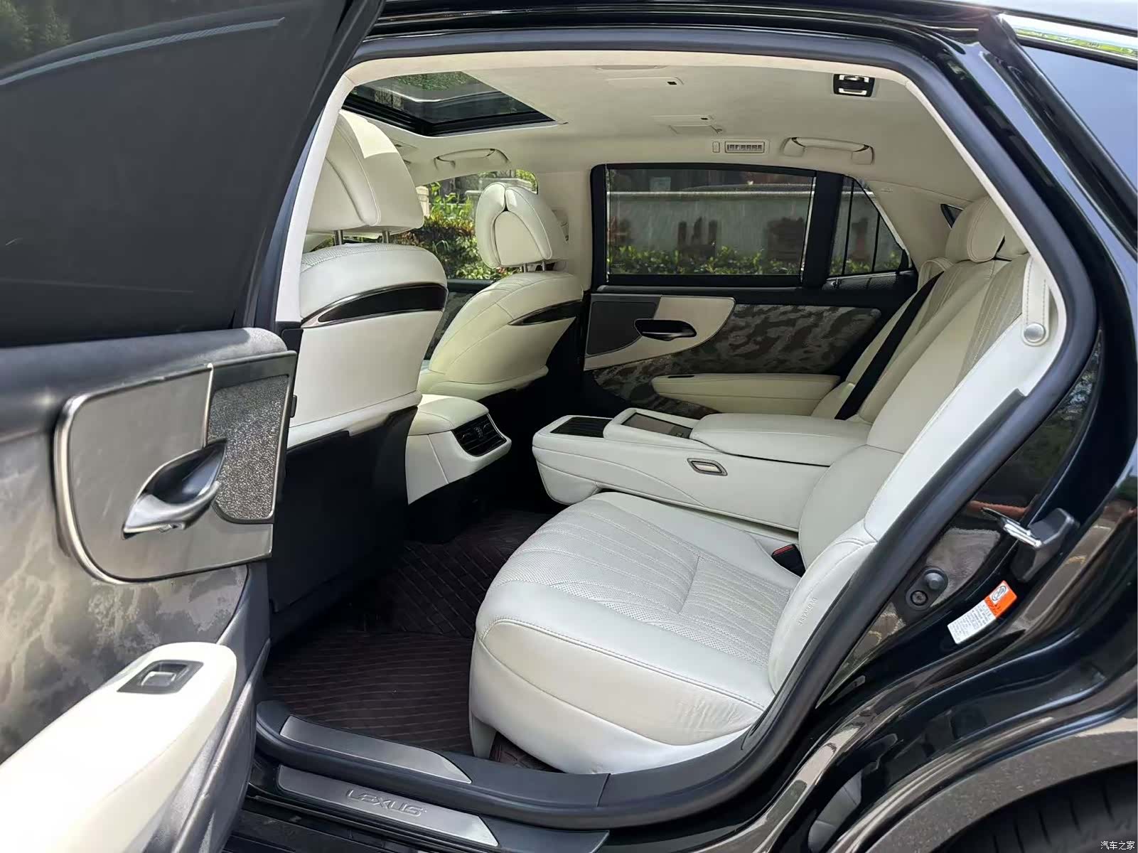 Lexus LS, 2021 8