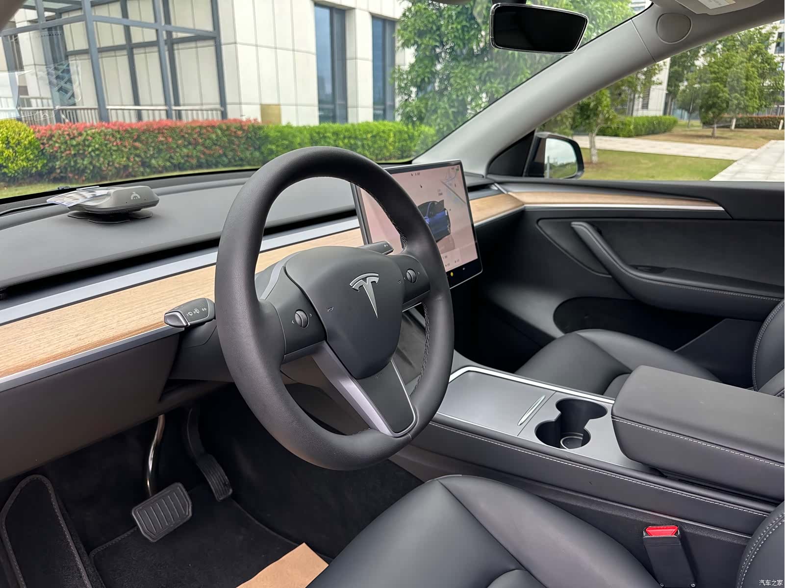 Tesla Model Y, 2022 все фото