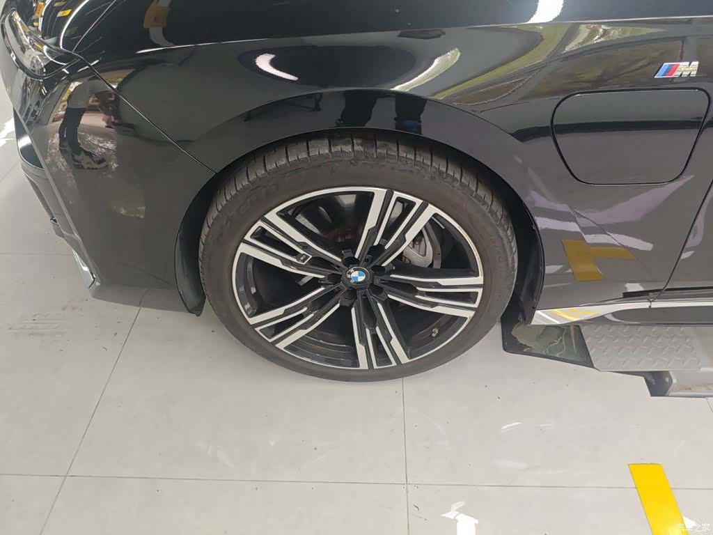 BMW i7, 2023 25