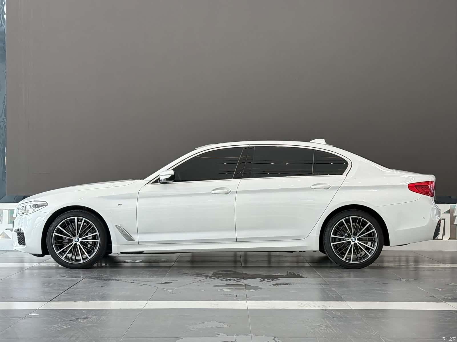 BMW 5 Series, 2019 4