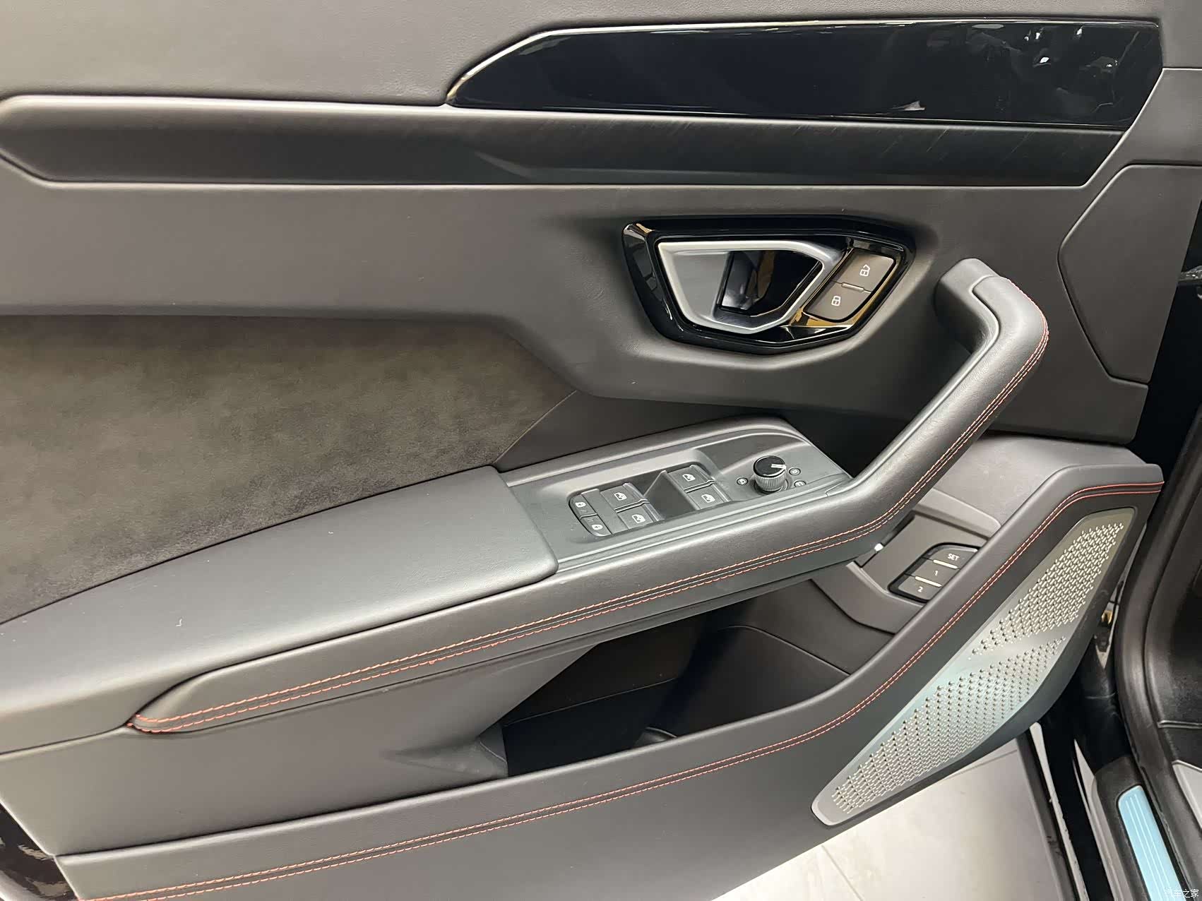 Lamborghini Urus, 2023 22