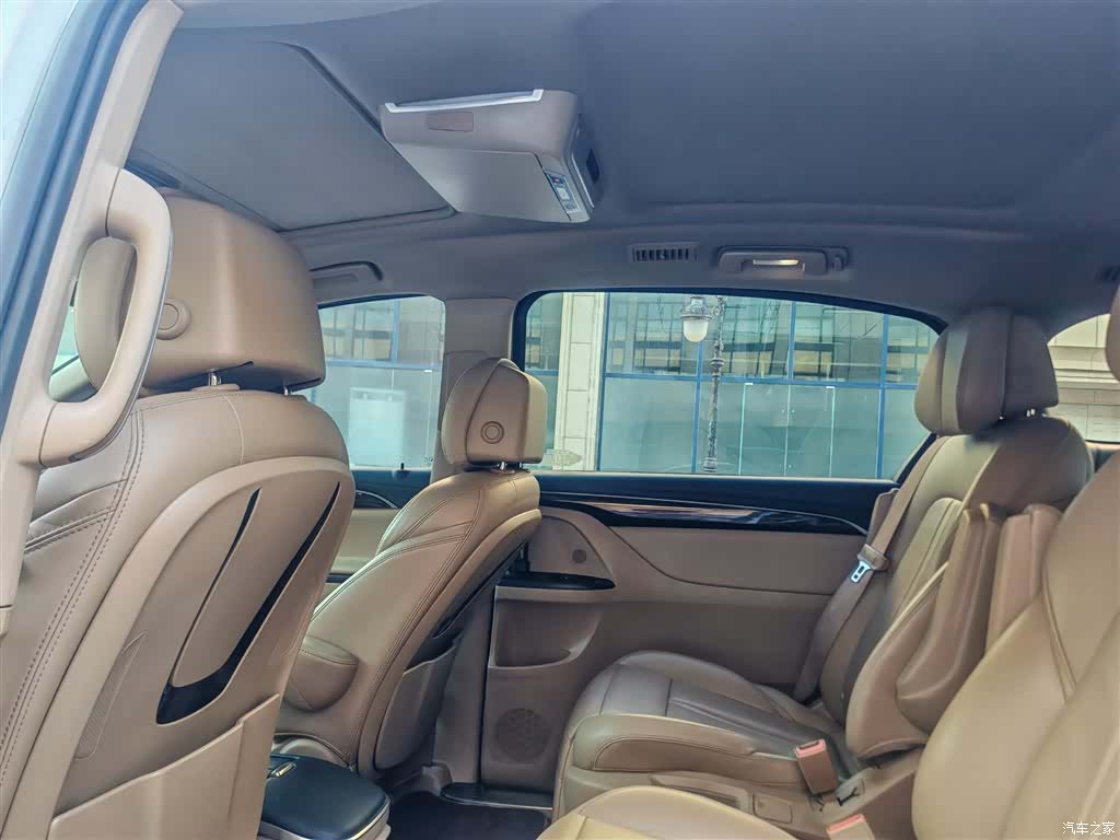 Buick GL8, 2017 9