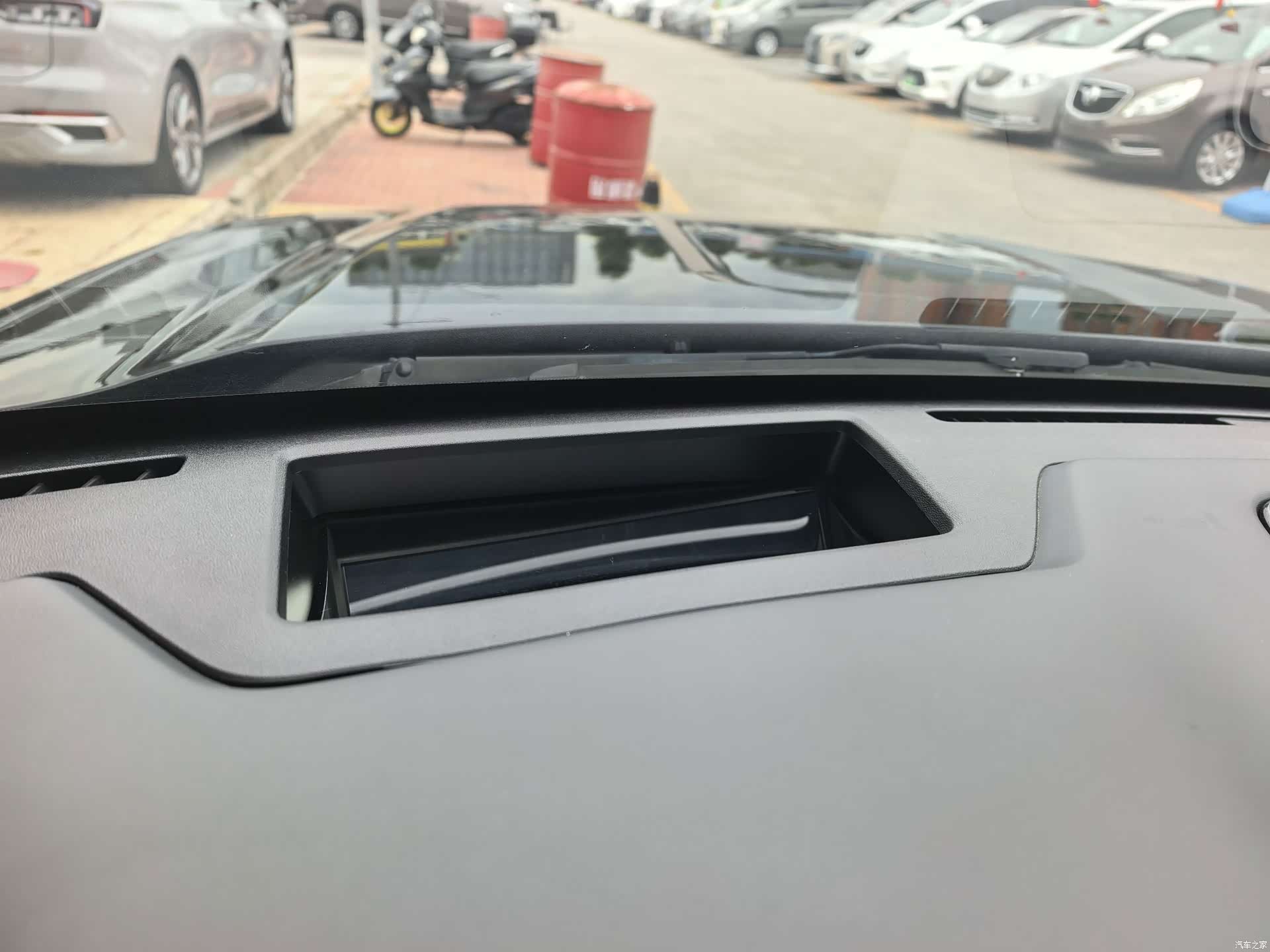 Ford Explorer, 2023 8
