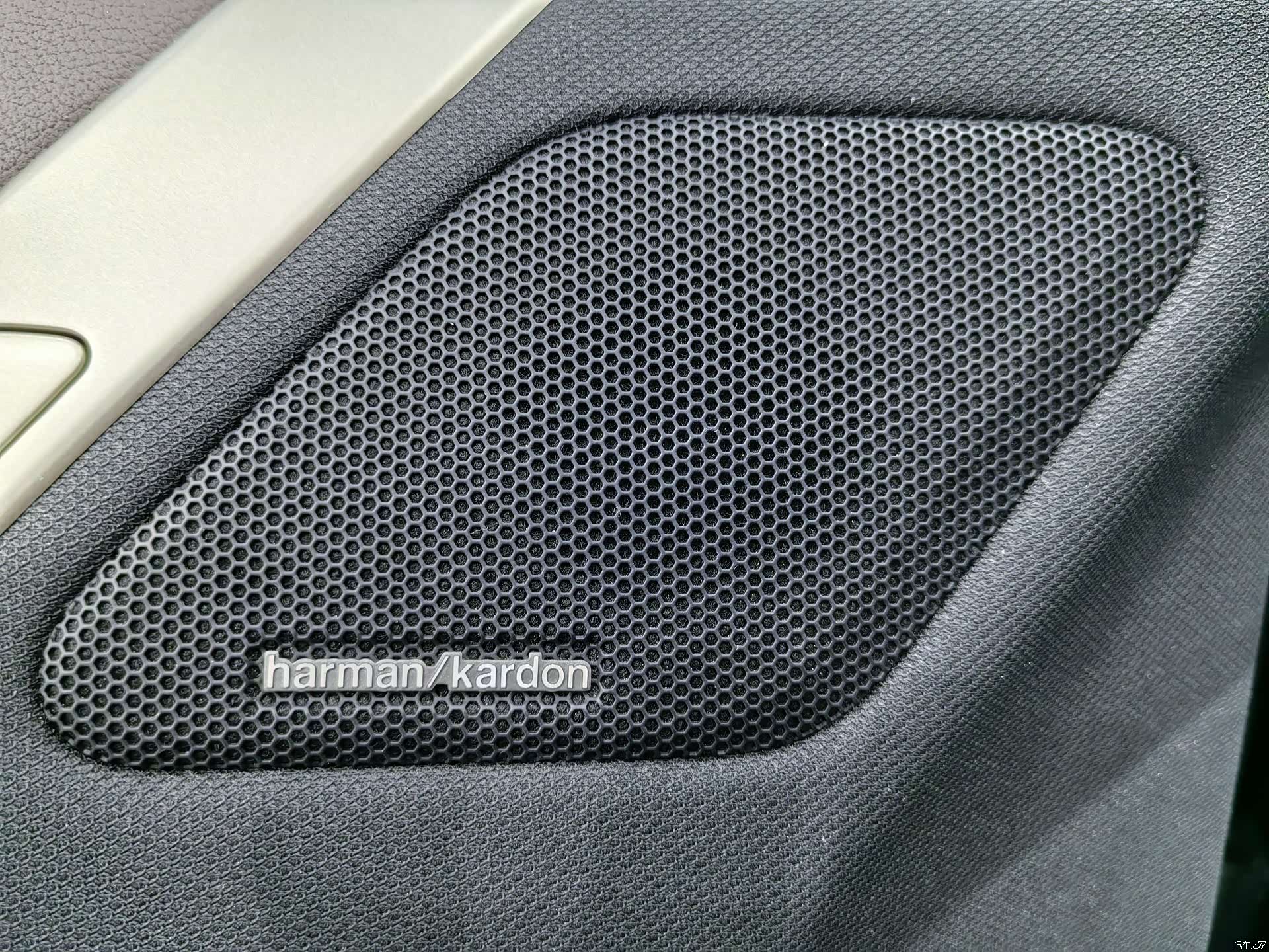 BMW iX, 2023 21