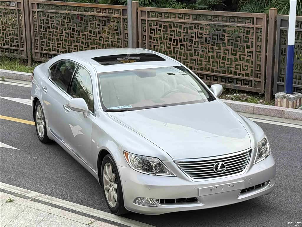 Lexus LS, 2008 11