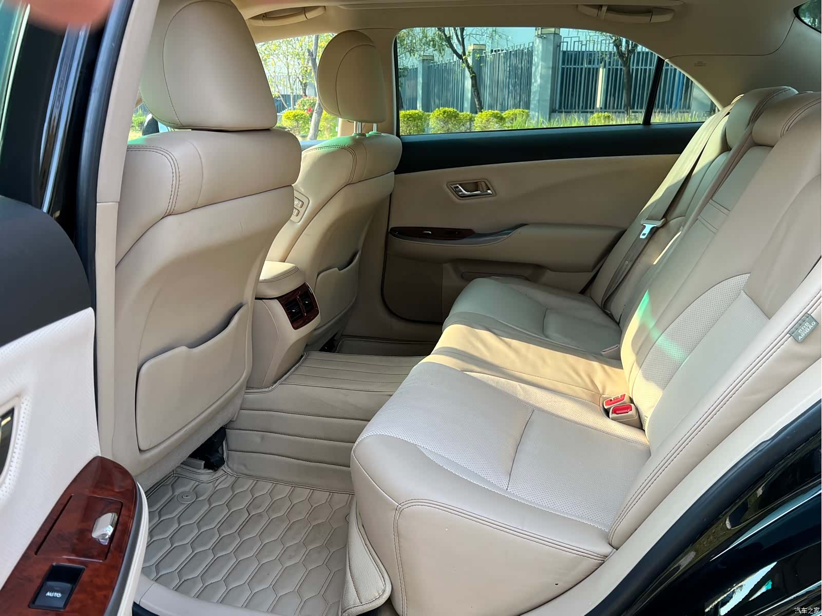 Toyota Crown, 2014 9